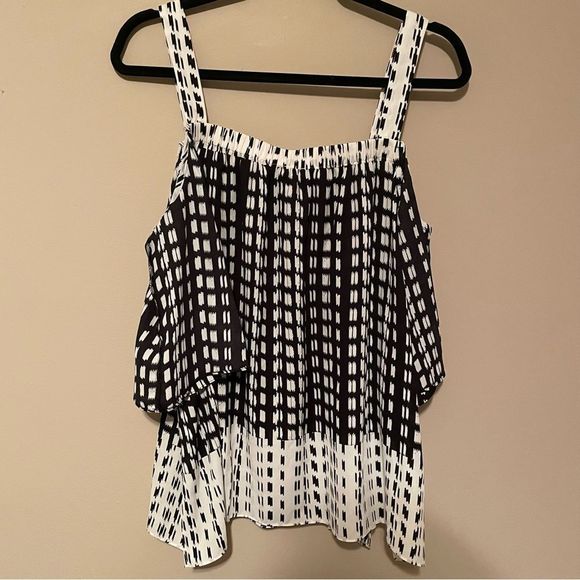 Vince Camuto Black and White Patterned Tank Top Blouse; Sz M - Picture 2 of 3